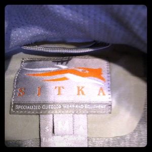 Unworn Sitka Men’s med Windstopper camouflage coat